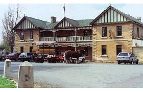 Man-O-Ross Hotel - Accommodation Burleigh 0