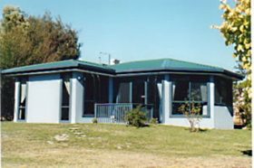 Homelea Accommodation Spa Cottage And Apartments - Accommodation Burleigh 0