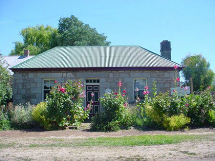 Colonial Cottages Of Ross - Historic Hudson Cottage - Accommodation Burleigh 1