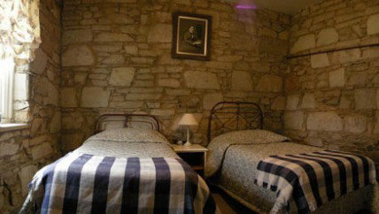 Colonial Cottages Of Ross - Historic Hudson Cottage - Accommodation Burleigh 3