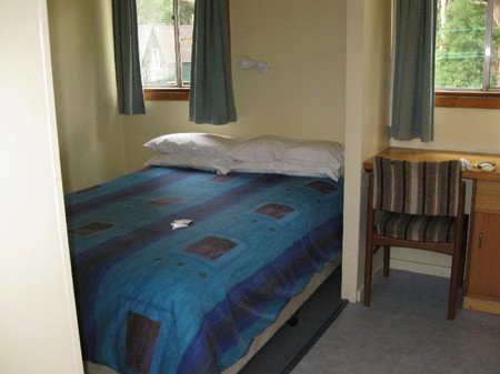 Strahan Backpackers YHA - Accommodation Burleigh 1
