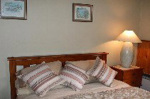 Woodbridge Hill Cottage - Accommodation Burleigh 2