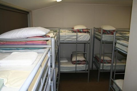 Bush Capital Lodge - Accommodation Burleigh 1