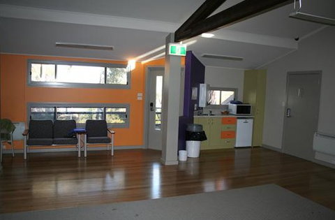 Bush Capital Lodge - Accommodation Burleigh 2