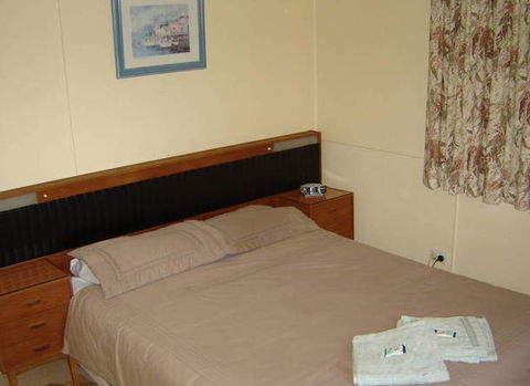 Berringer Lake Holiday Cottages - Accommodation Burleigh 2