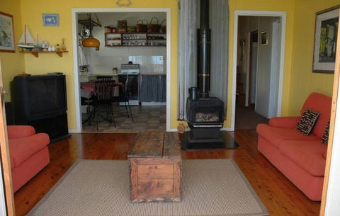 A Lake House At Burrill Lake - Accommodation Burleigh 1