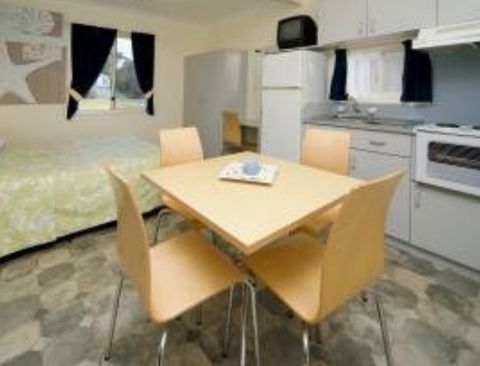 Burrill Lake Tourist Park - Accommodation Burleigh 0
