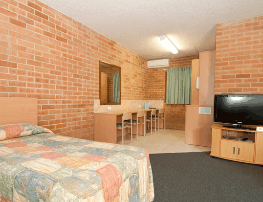 New Olympic Motel - Accommodation Burleigh 1