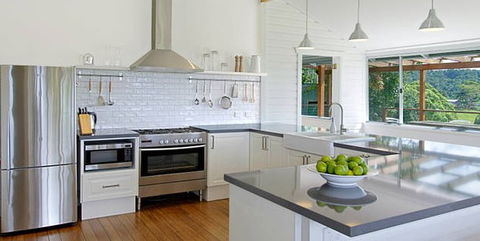 Avalon Lea - Accommodation Burleigh 2
