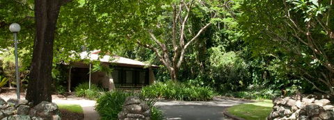 Invercauld House - Accommodation Burleigh 0