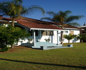 Welcome Inn - Accommodation Burleigh 1