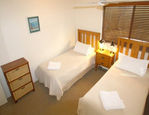 Airy Surfside Unit - Accommodation Burleigh 2
