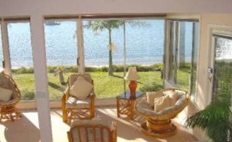 8 Seaview Crescent - Accommodation Burleigh 1