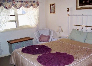 Echuca Holiday Houses - Temoca Cottage - Accommodation Burleigh 0