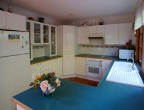 Cants Cottage - Accommodation Burleigh 5