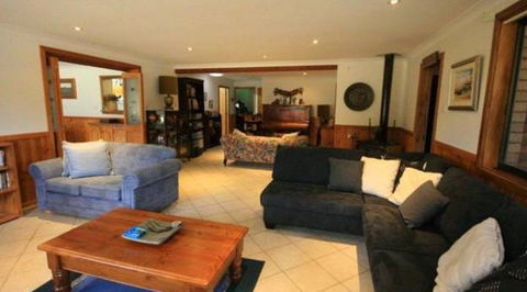 Adams Peak Retreat - Accommodation Burleigh 0
