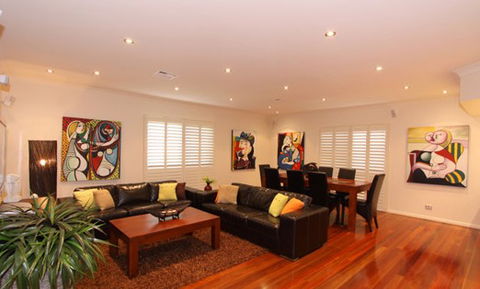Ocean Paradise Holiday House - Accommodation Burleigh 4