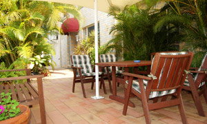 While Away Bed And Breakfast - Accommodation Burleigh 1