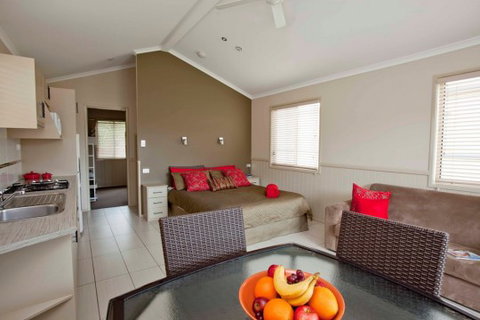 Fraser Lodge Holiday Park - Accommodation Burleigh 2