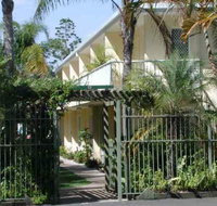 Bayshores Holiday Apartments - Accommodation Burleigh