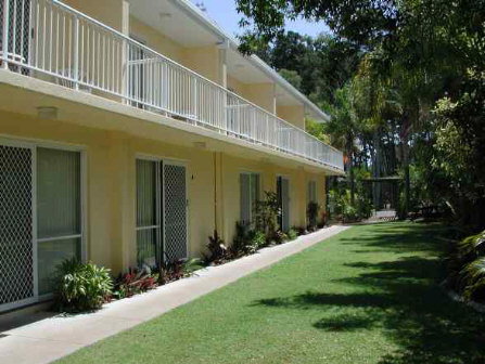 Bayshores Holiday Apartments - Accommodation Burleigh 2