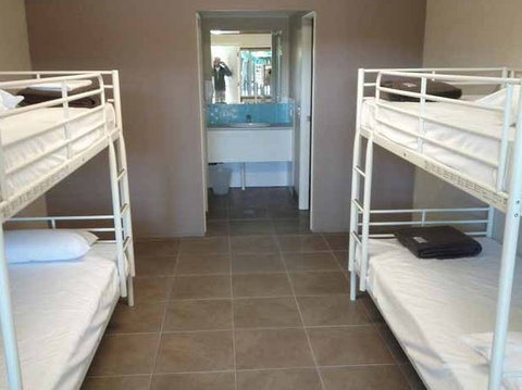 Flashpackers Hervey Bay - Accommodation Burleigh 4