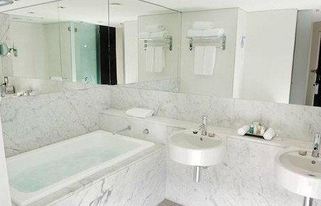 Emporium Hotel - Accommodation Burleigh 1