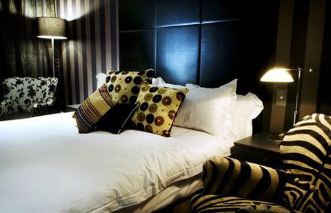 Emporium Hotel - Accommodation Burleigh 3