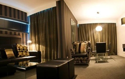 Emporium Hotel - Accommodation Burleigh 6