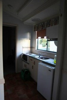Cooper Cabins - Accommodation Burleigh 2