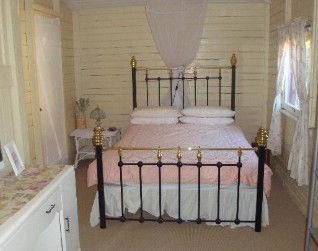 Rachels Cottage - Accommodation Burleigh 0