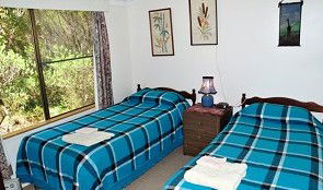 Uhuru Chalets - Accommodation Burleigh 2