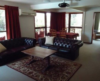 Fairy Wren Lodge Bed & Breakfast - Accommodation Burleigh 2