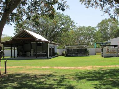Barcaldine Tourist Park - Accommodation Burleigh 1