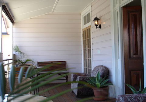 Kirkland House B&B - Accommodation Burleigh 2