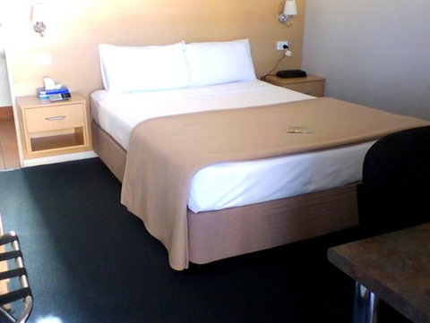Ayrline Motel - Accommodation Burleigh 0