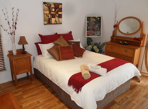 Biggenden B - Accommodation Burleigh 4