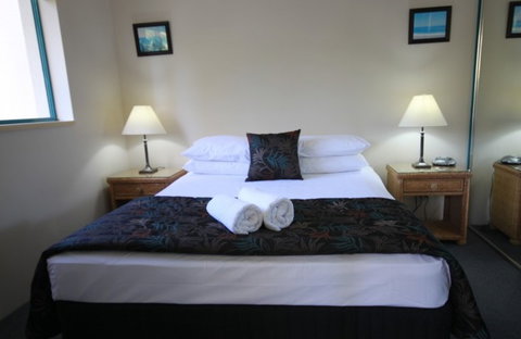 Aruba Beach Resort - Accommodation Burleigh 3