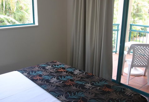 Aruba Beach Resort - Accommodation Burleigh 5