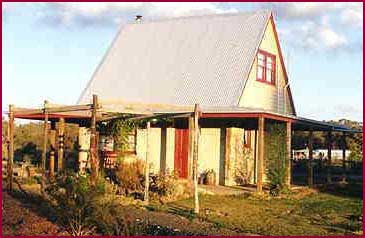 Elinike Guest Cottages - Accommodation Burleigh 0