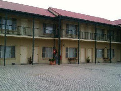 Golden Guitar Motor Inn - Accommodation Burleigh 3