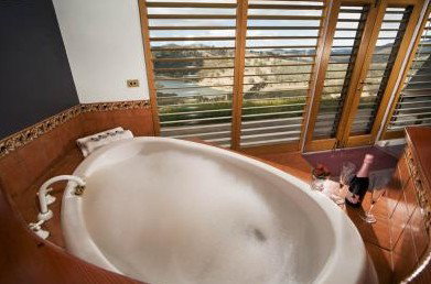 Eagle View Escape - Accommodation Burleigh 0