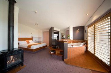 Eagle View Escape - Accommodation Burleigh 1