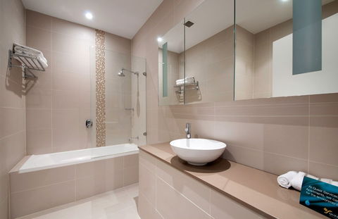 Quest Canberra - Accommodation Burleigh 7