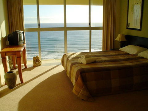 Cashelmara Beachfront Apartments - Accommodation Burleigh 0