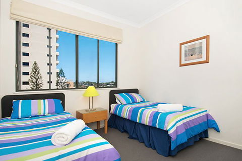 Meridian Alex Beach - Accommodation Burleigh 2