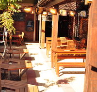 Brecknock Hotel - Accommodation Burleigh