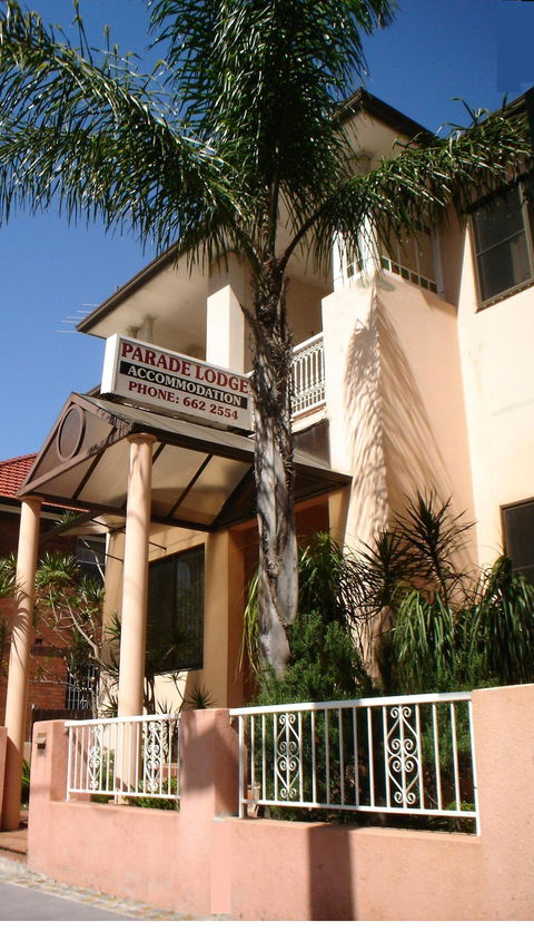 Parade Lodge - Accommodation Burleigh 0