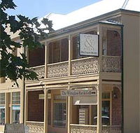 Cobb  Co Court Boutique Hotel - Accommodation Burleigh