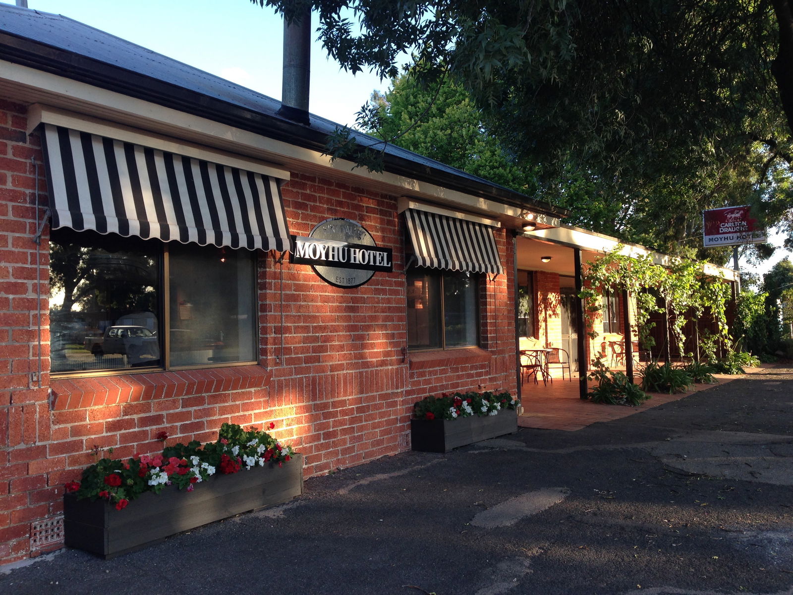  Accommodation Burleigh